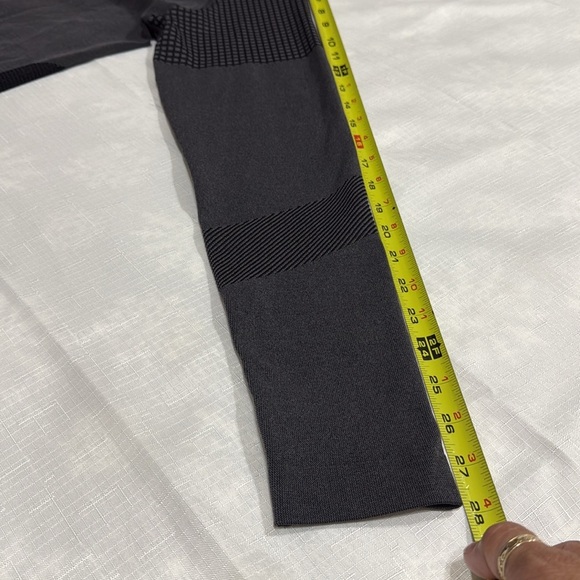 (A1) Hot Chillys Women's 3D Knit Crew Midweight Slim Fit Undershirt, XL, Grey - Picture 11 of 12